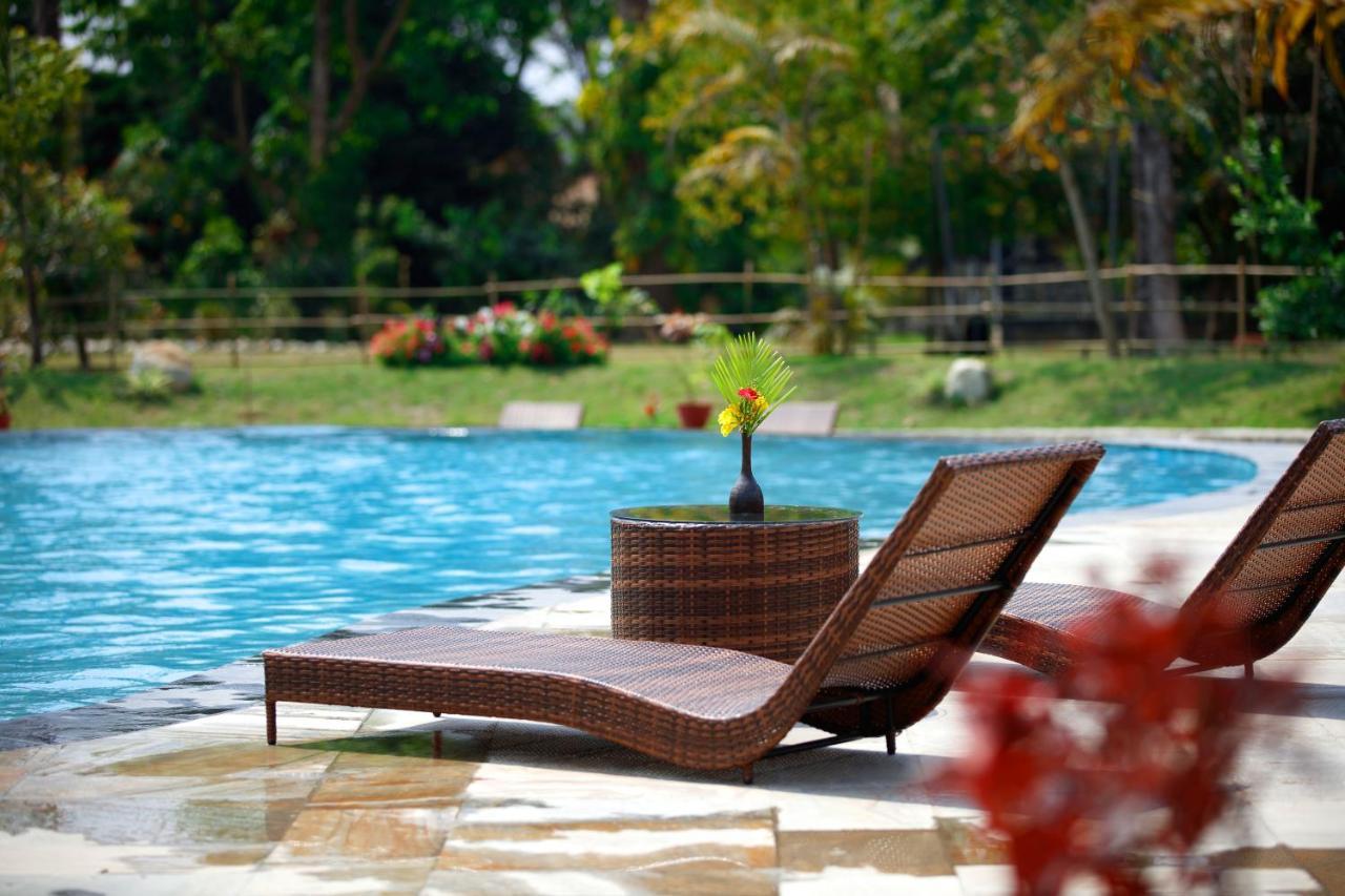 Jungle Villa Resort - Near Chitwan National Park מראה חיצוני תמונה
