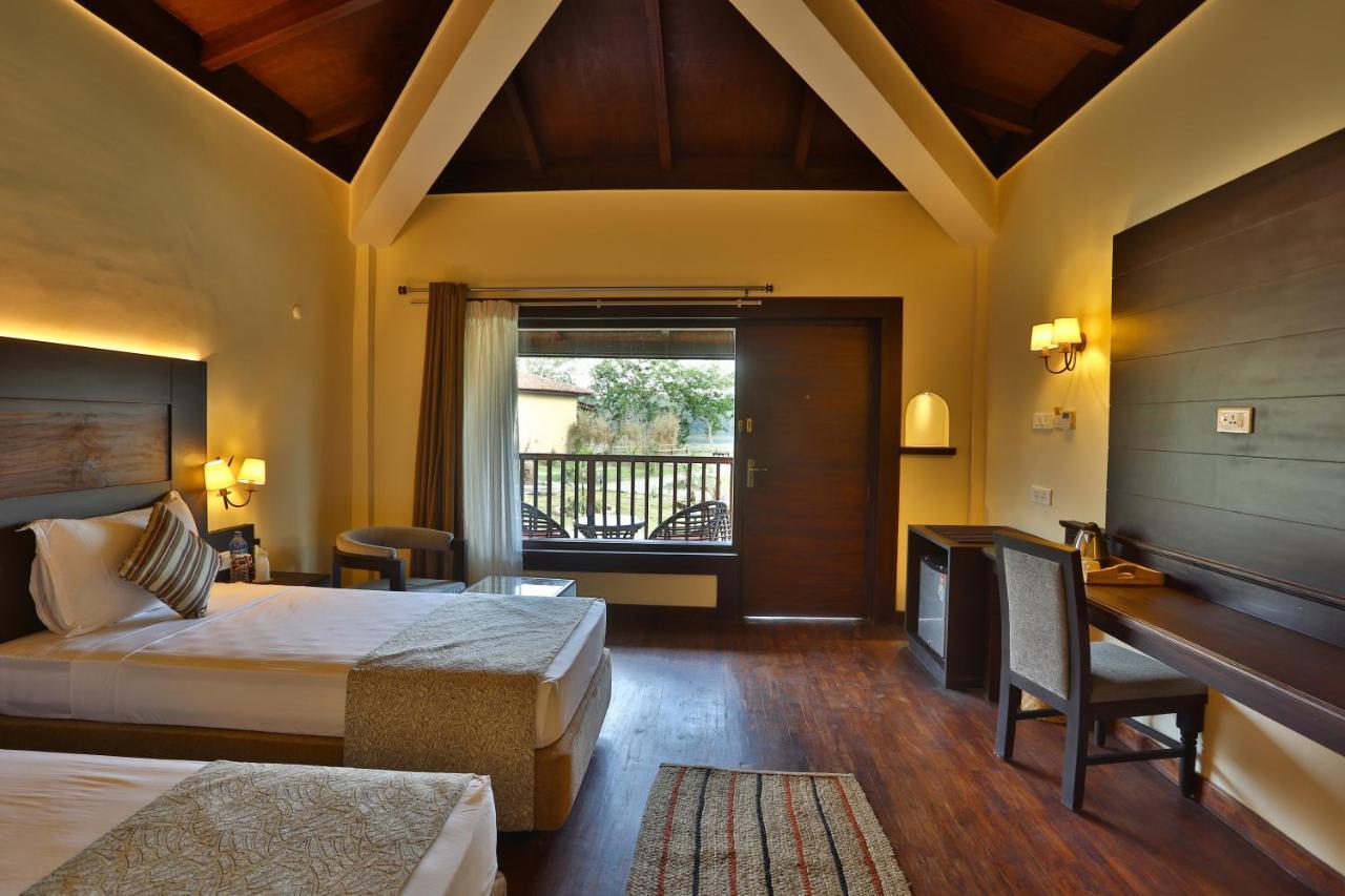 Jungle Villa Resort - Near Chitwan National Park מראה חיצוני תמונה
