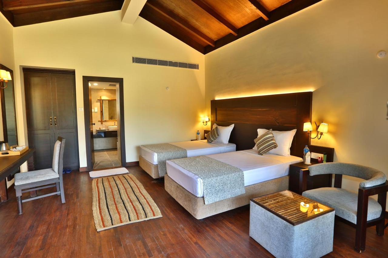 Jungle Villa Resort - Near Chitwan National Park מראה חיצוני תמונה