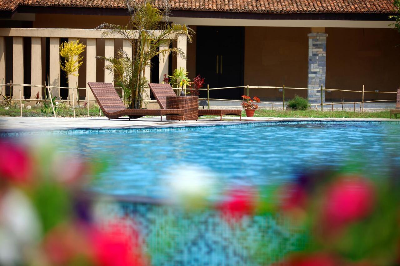 Jungle Villa Resort - Near Chitwan National Park מראה חיצוני תמונה