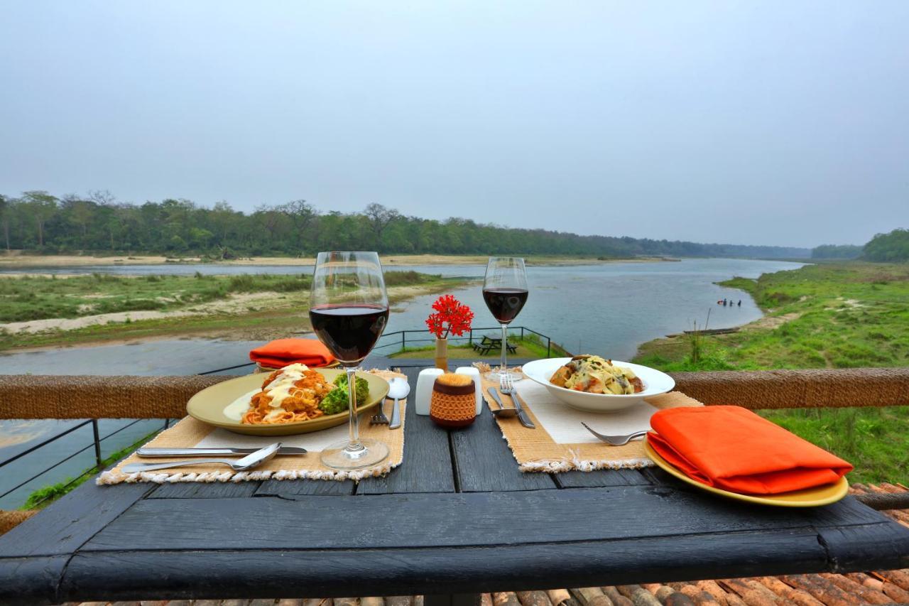 Jungle Villa Resort - Near Chitwan National Park מראה חיצוני תמונה