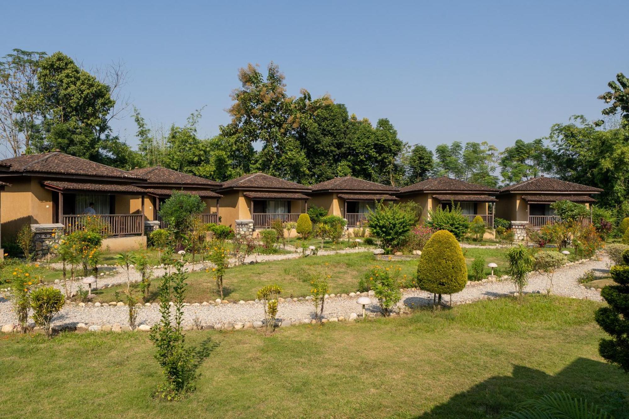 Jungle Villa Resort - Near Chitwan National Park מראה חיצוני תמונה